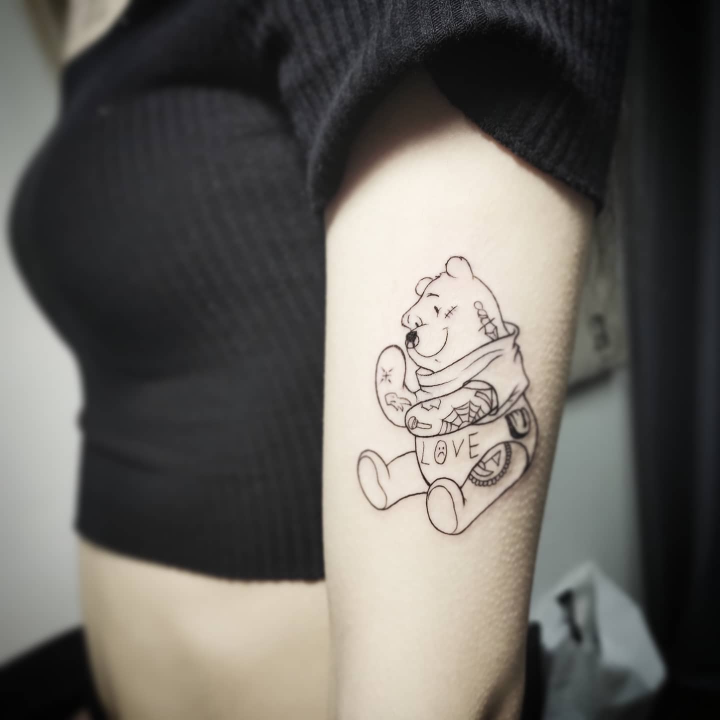 Outline Winnie the Pooh Tattoo -enigmcd